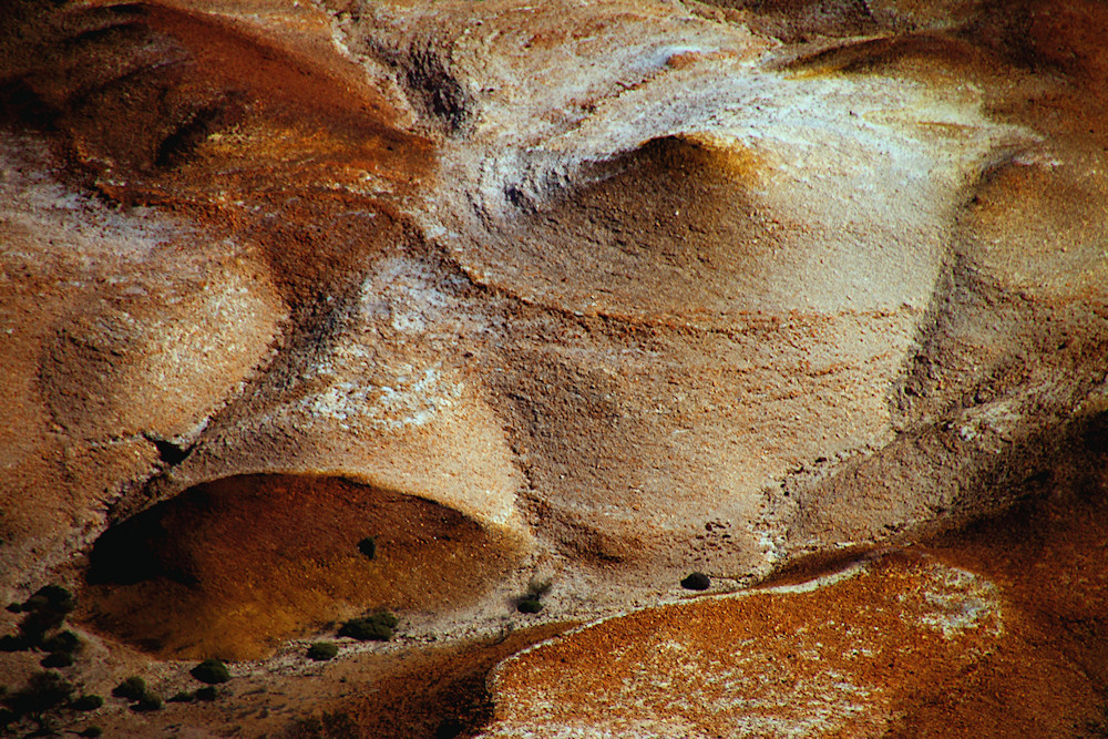 LakeEyre_PaintedHills_1012.jpg