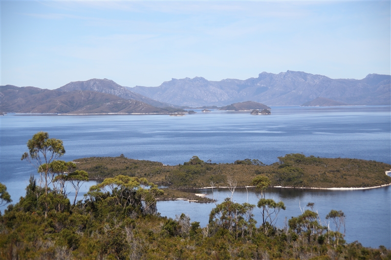 Tasmania_SG_LakePedder_Pan_1330_800px